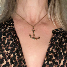 Load image into Gallery viewer, Lovely vintage 9ct gold anchor pendant
