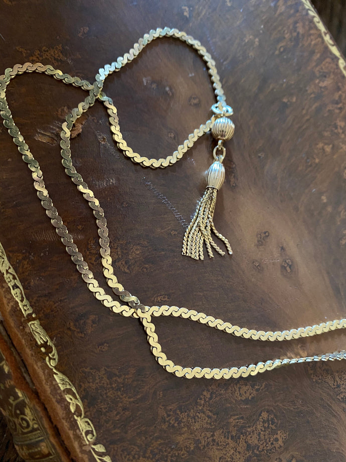 Beautiful Vintage 1970's 9ct gold S link necklace with tassel pendant